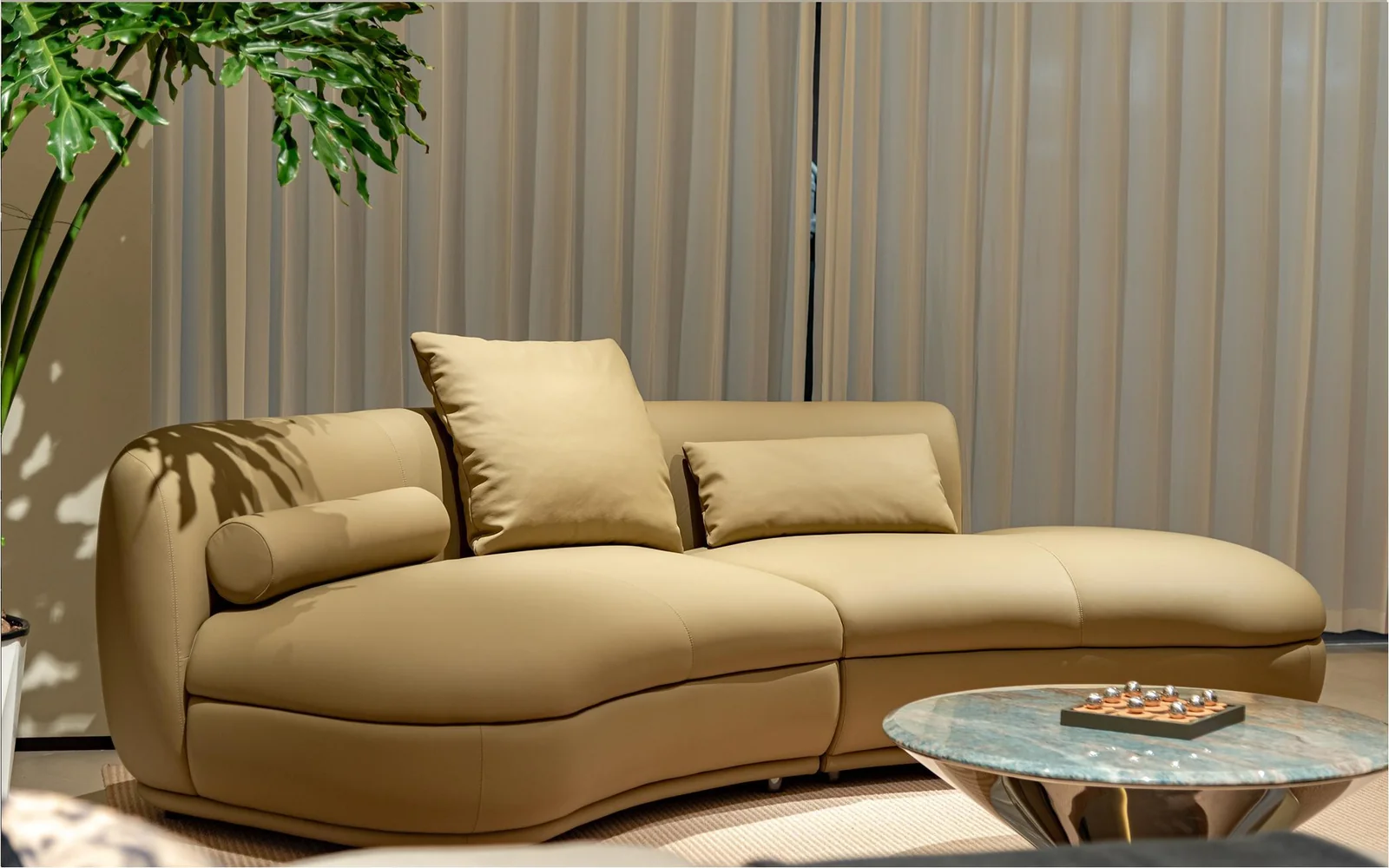 One silhouette. Your dimensions, comfort and finish.
