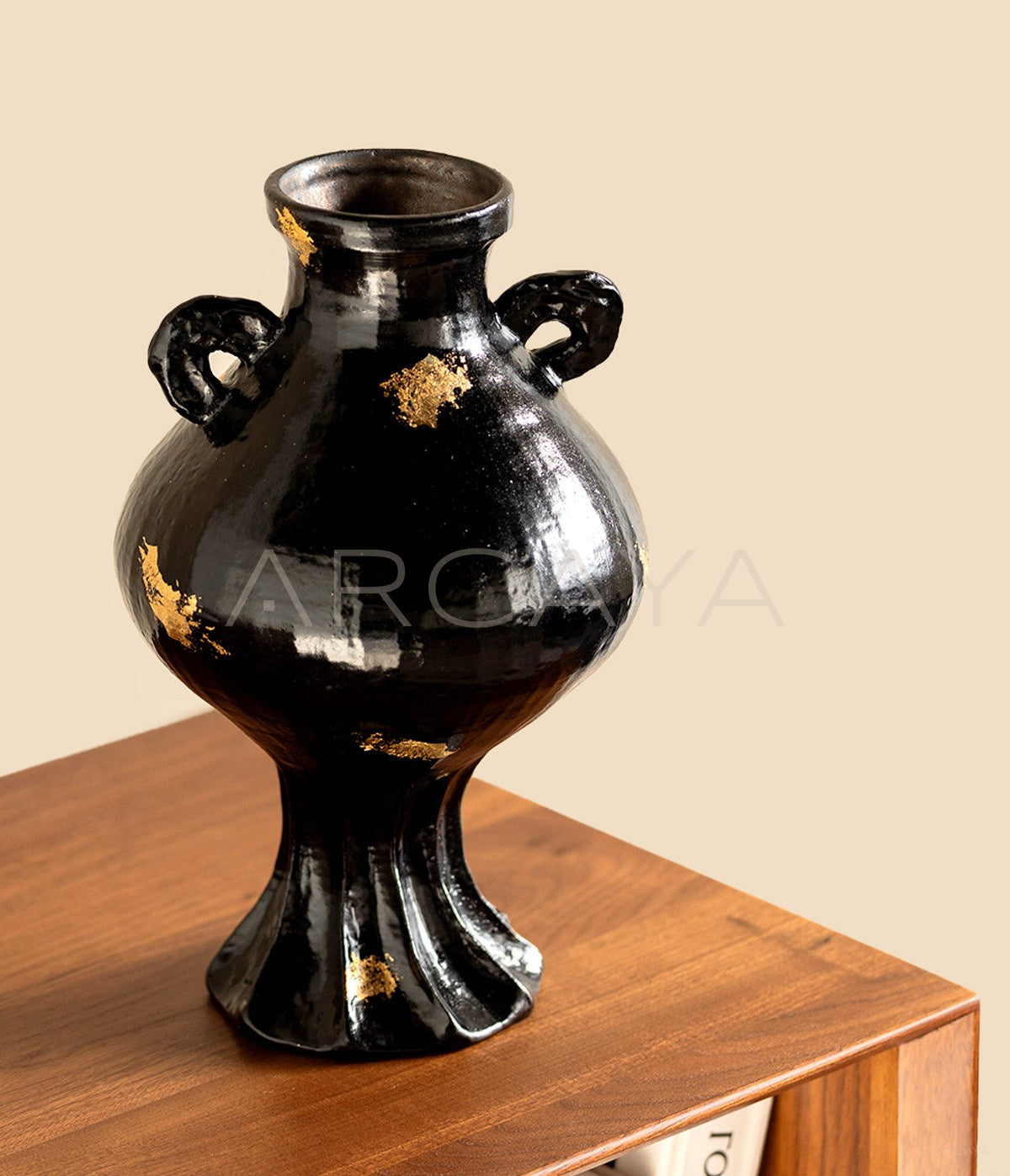 Dadan Black Gold Double Ear Vase - scene