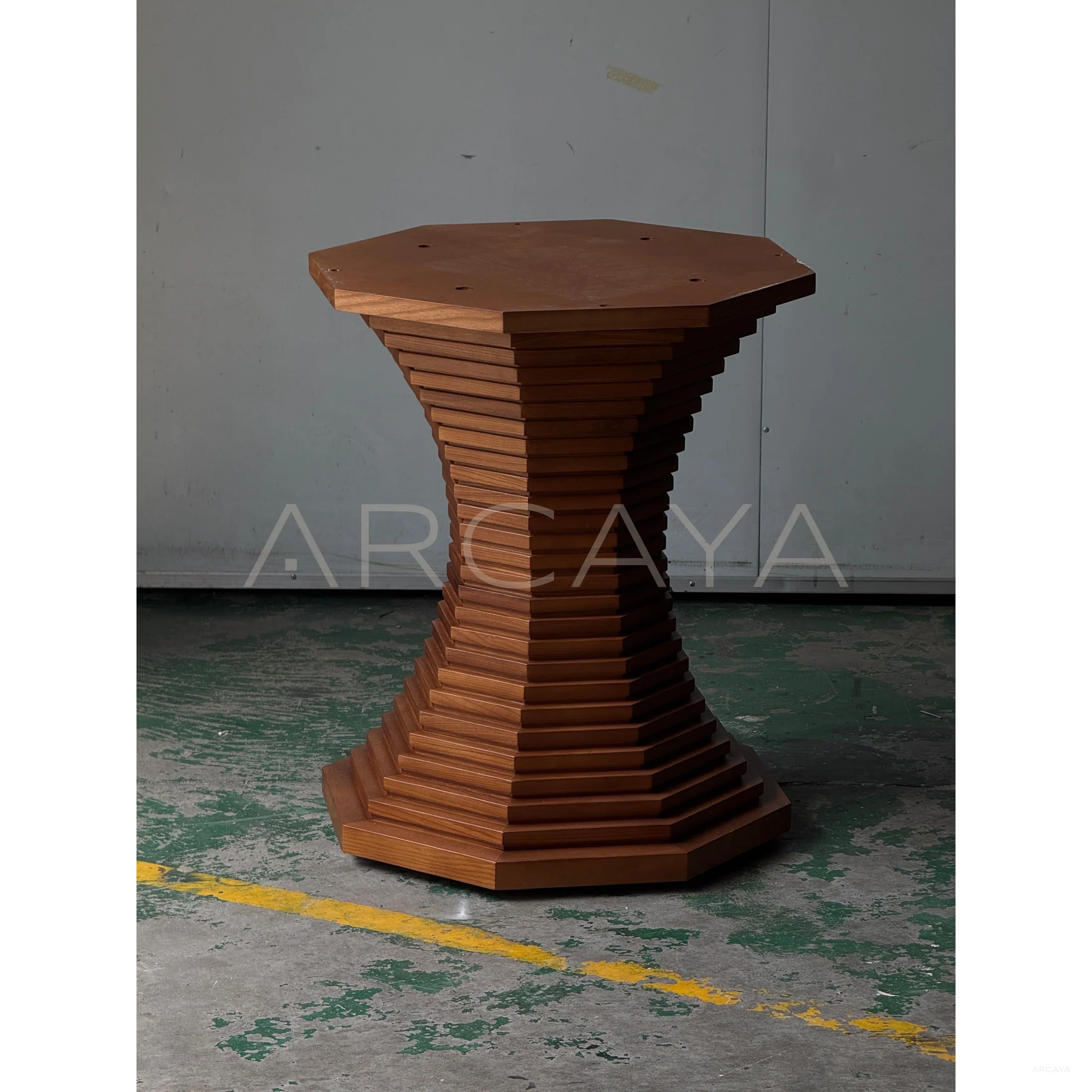 Layered Mid Century Round Table Base in detail