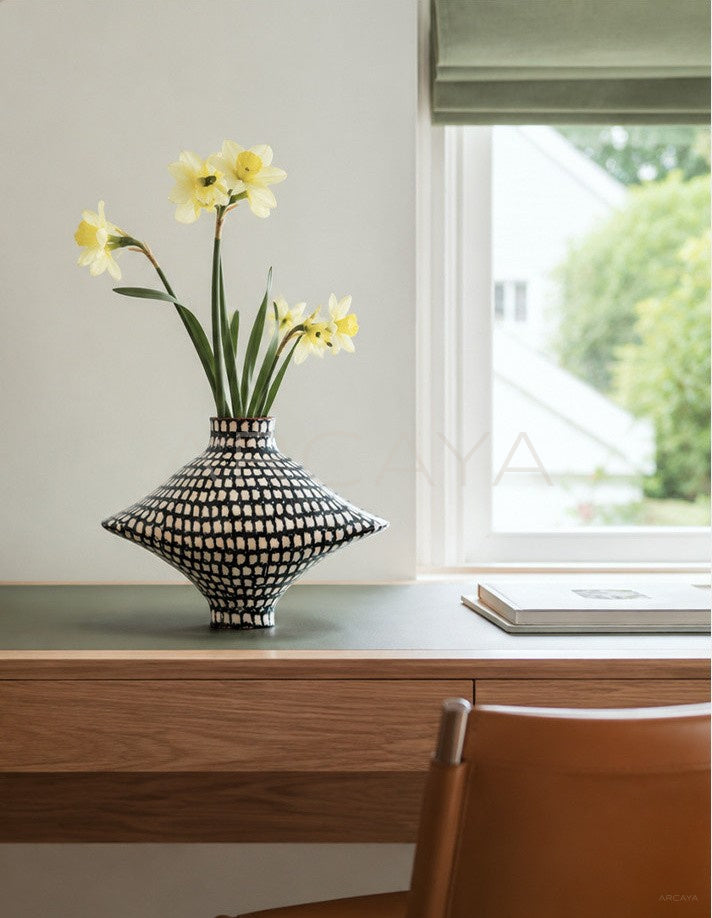 Dadan Hand Painted Checkered Vase Bedroom - scene