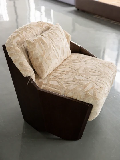 Haven Park Lounge Chair - front view 05