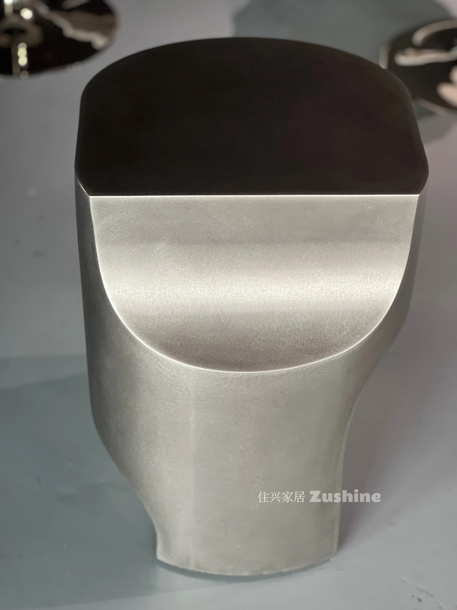 One silhouette. Your dimensions, comfort and finish.
