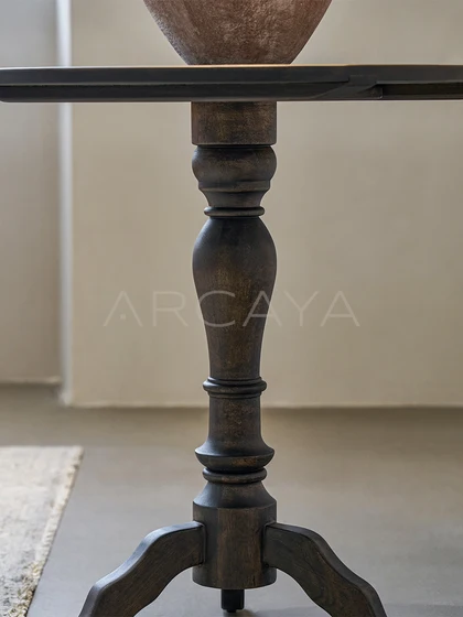 Riva Meadow Side Table - front view 07