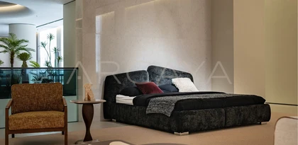 Juno Onyx Bed - front view 05