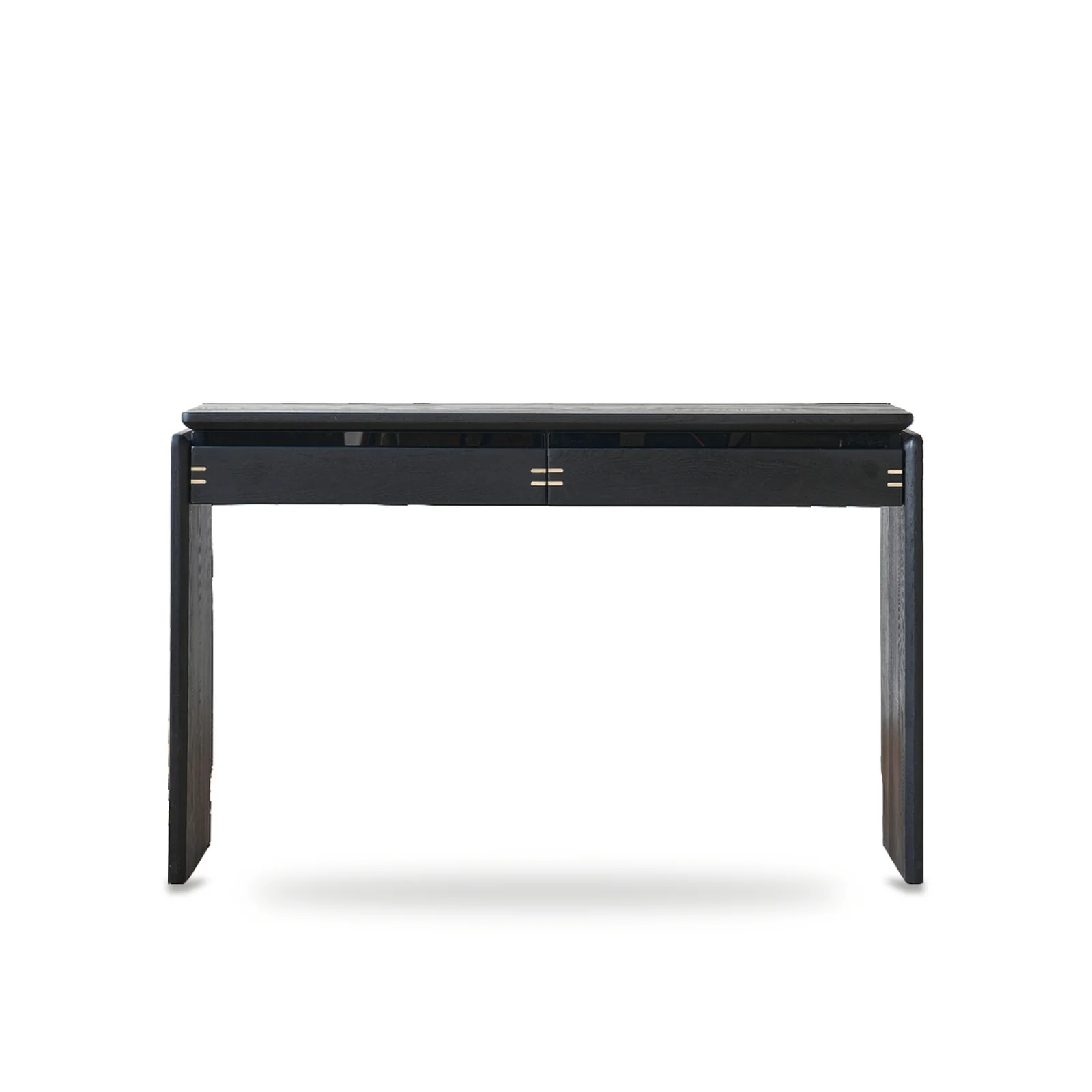 One silhouette. Your dimensions, comfort and finish.