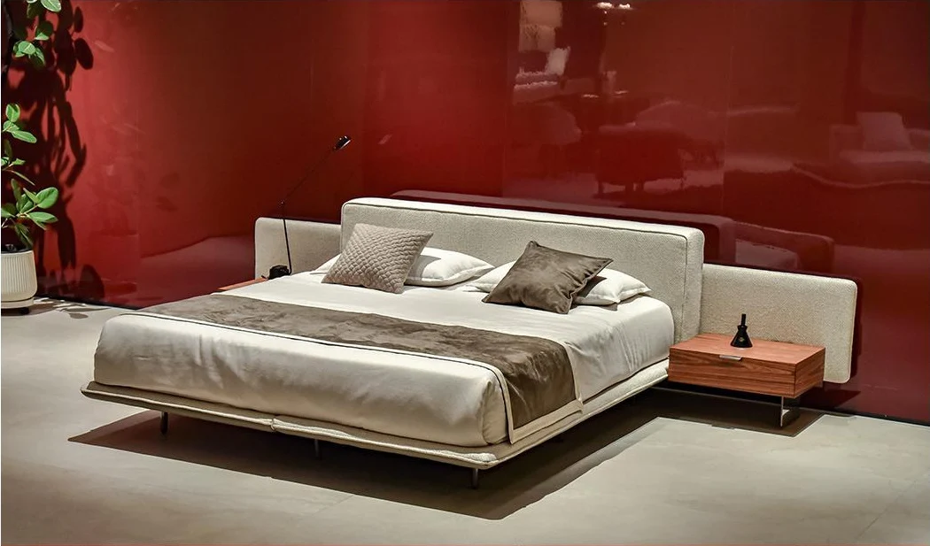A00189 Bed in a finished interior.