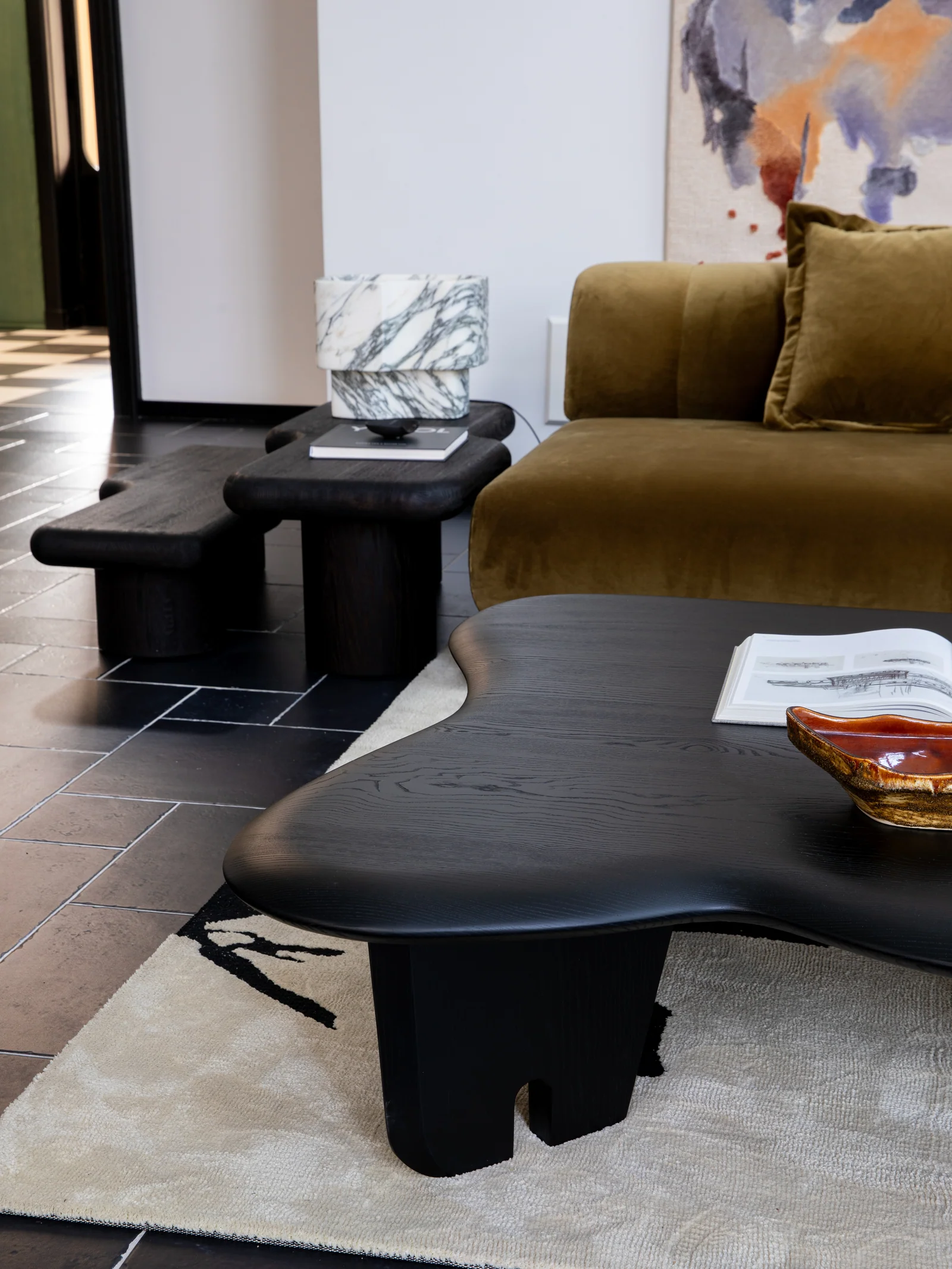 One silhouette. Your dimensions, comfort and finish.