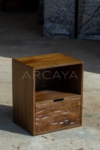 Selene Bay Cabinet — interior view 04