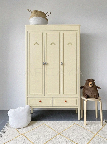 Marlow Lake Wardrobe — interior view 03