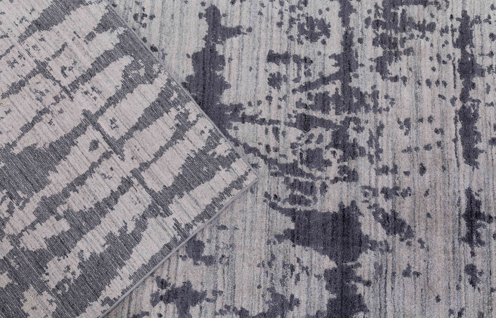 One silhouette. Your dimensions, comfort and finish.