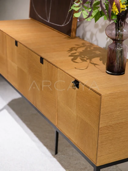 Fiera Manor Cabinet - front view 06