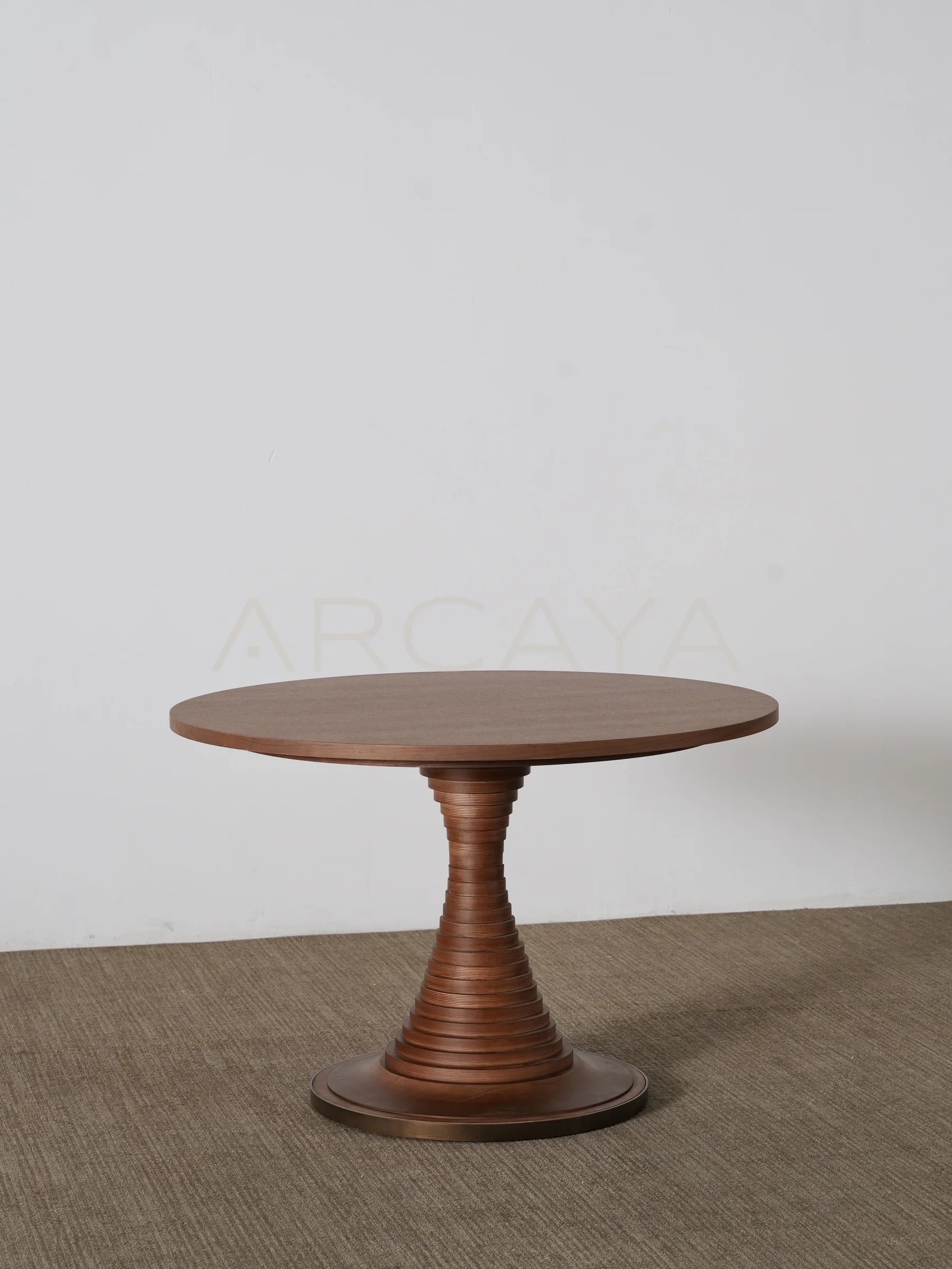 Enna Field Dining Table - front view 01