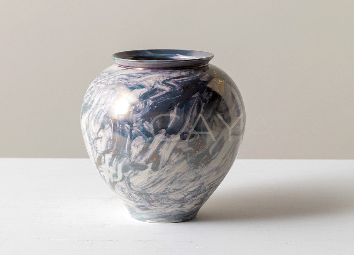 Twisted Glaze Blurred Ceramic Vase - scene