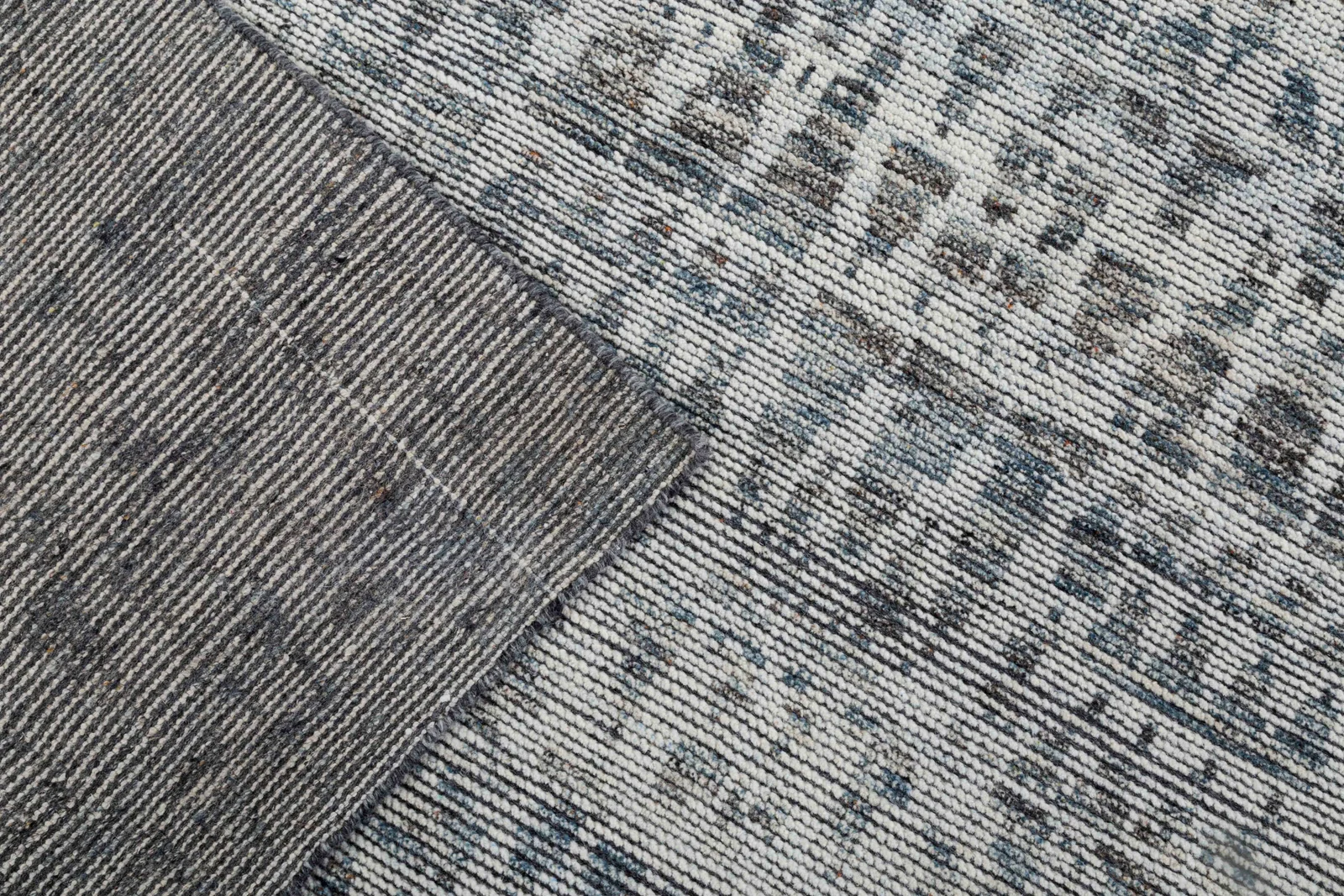 One silhouette. Your dimensions, comfort and finish.