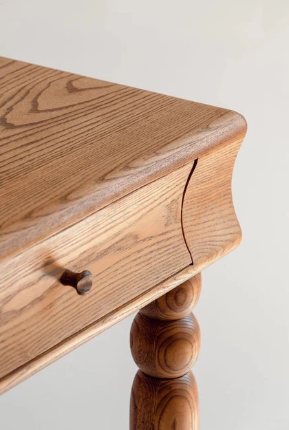 Elm Loft Desk — interior view 07