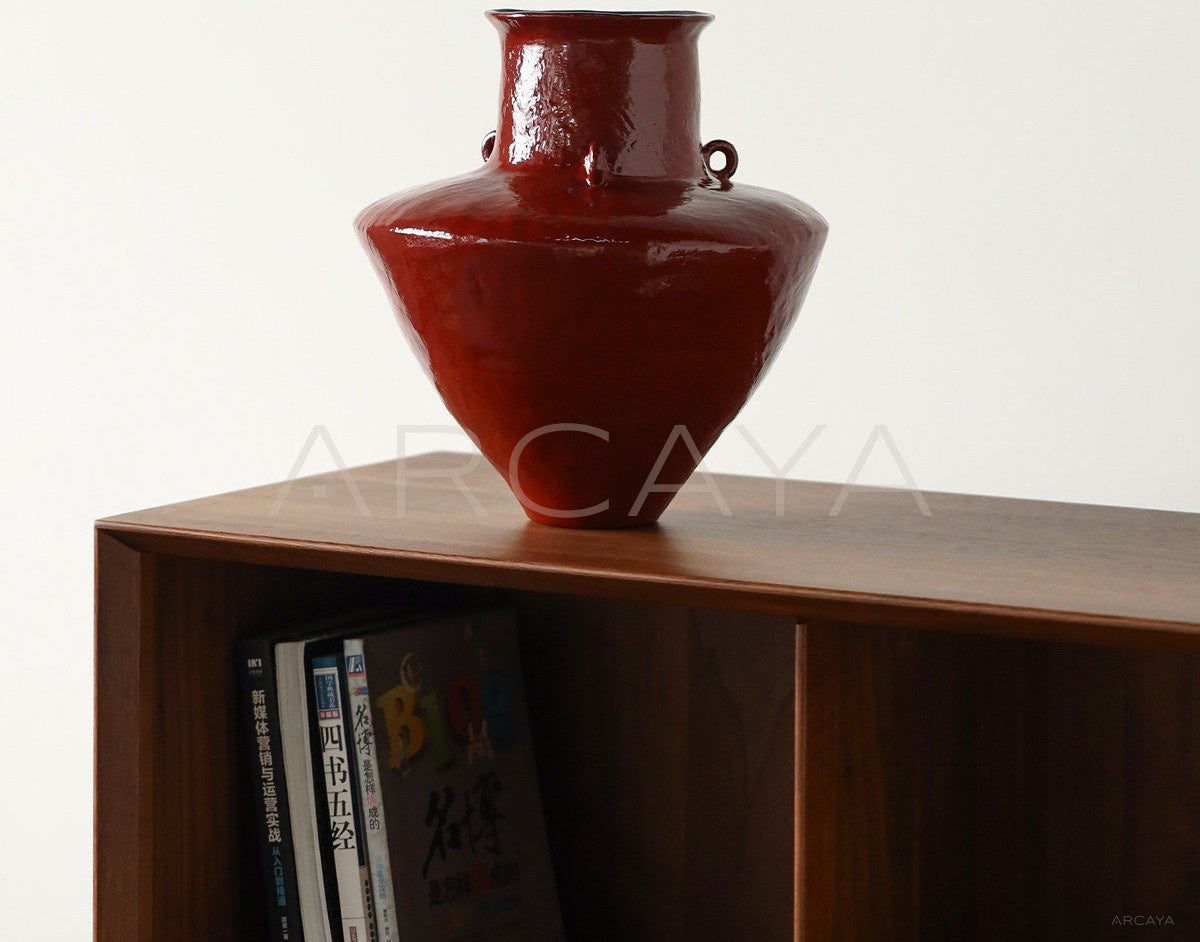 Dadan Chiyun Hand Thrown Double Ear Vase - scene