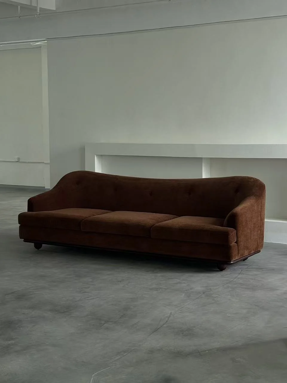 One silhouette. Your dimensions, comfort and finish.