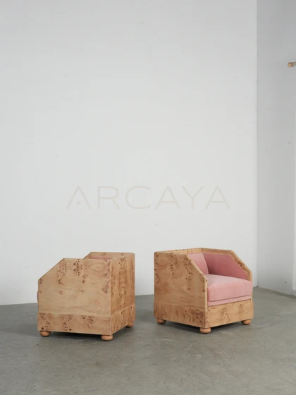 Dahlia Lake Sofa — interior view 06