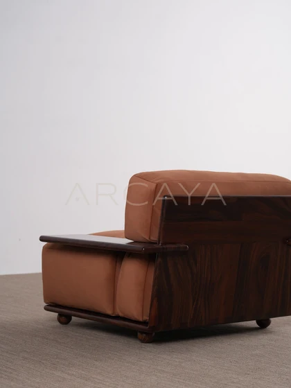 Faye Brook Straight Sofa - product detail 05