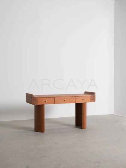 Dover Loft Desk — interior view 03