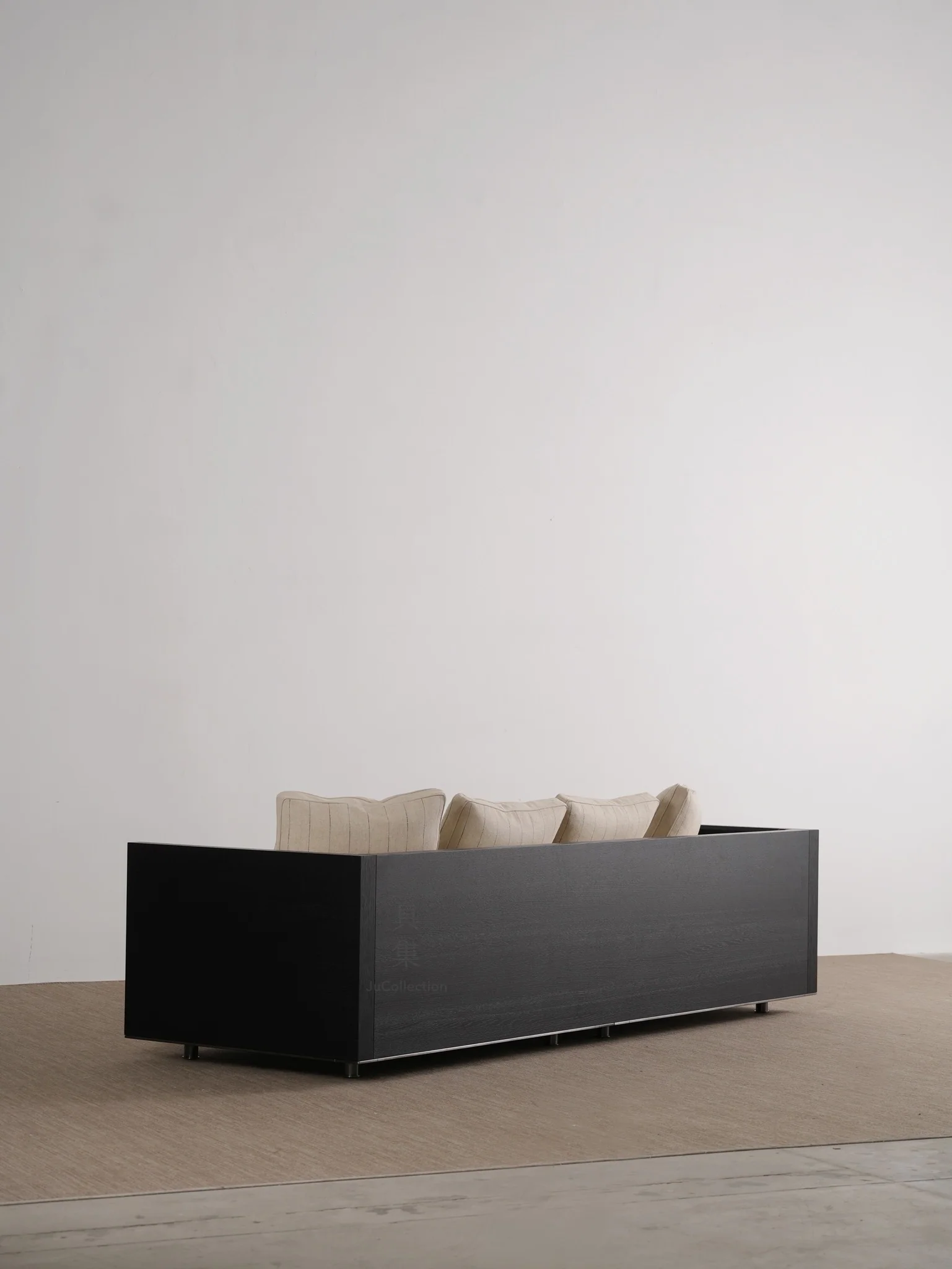 One silhouette. Your dimensions, comfort and finish.