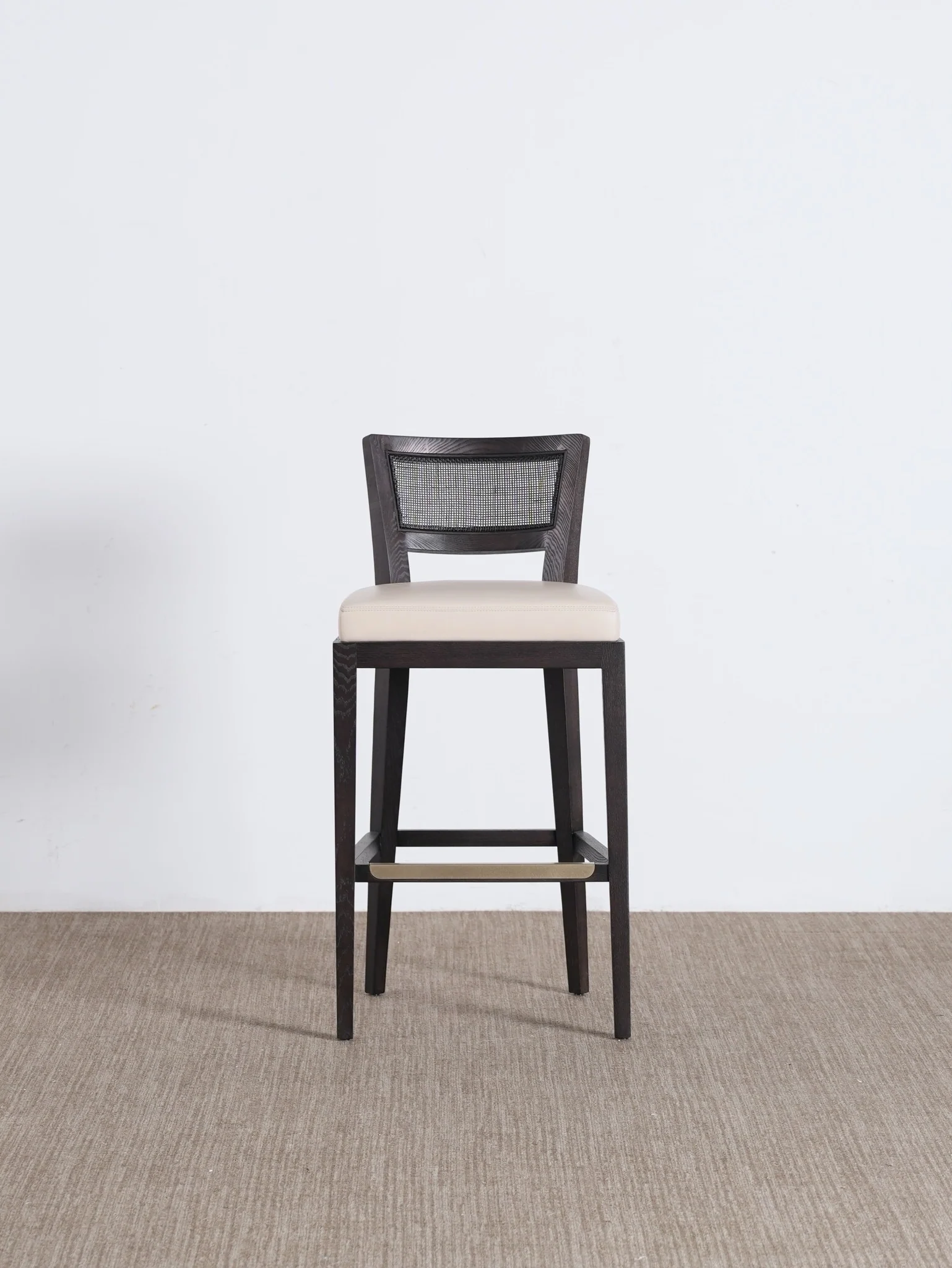 One silhouette. Your dimensions, comfort and finish.