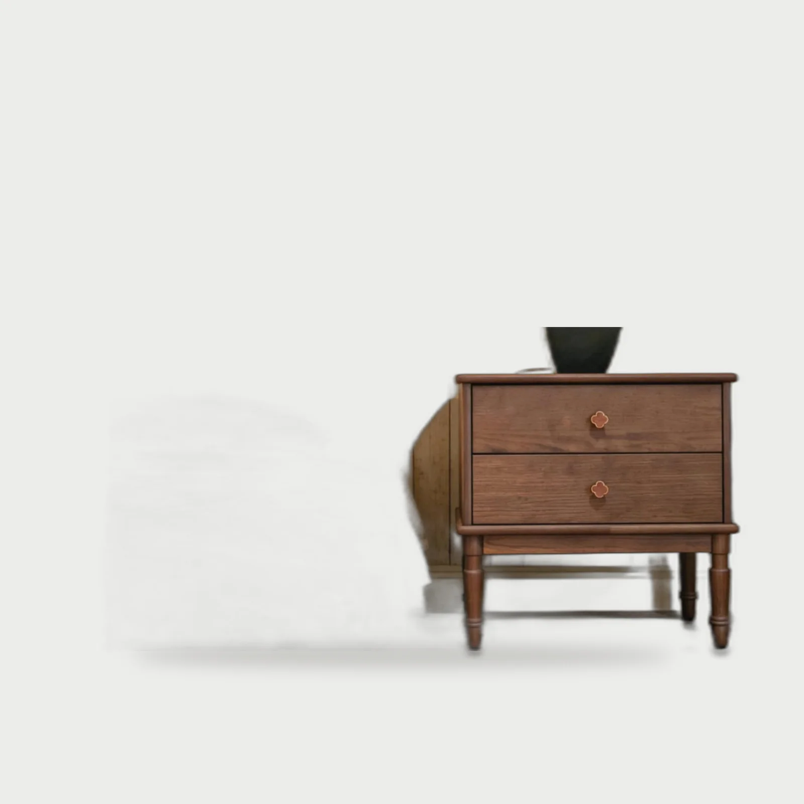 One silhouette. Your dimensions, comfort and finish.