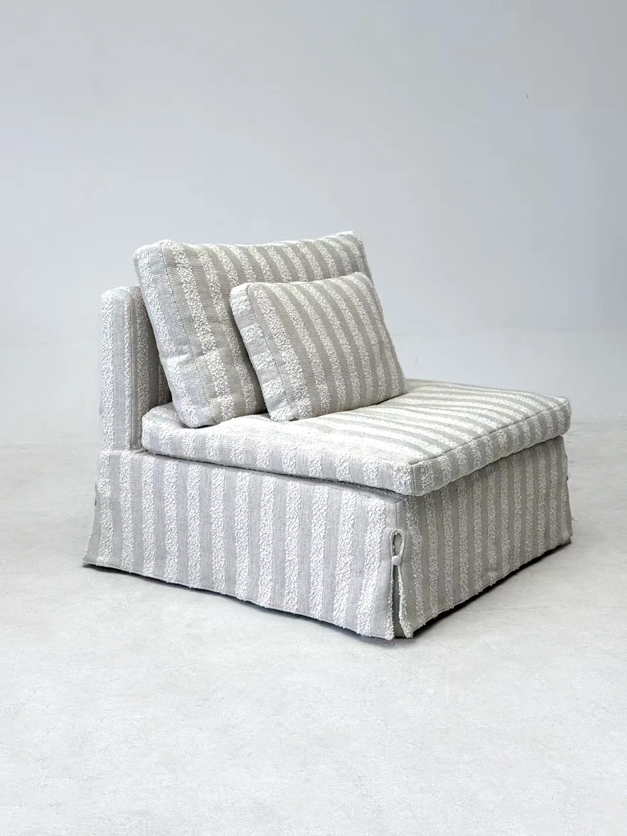 One silhouette. Your dimensions, comfort and finish.