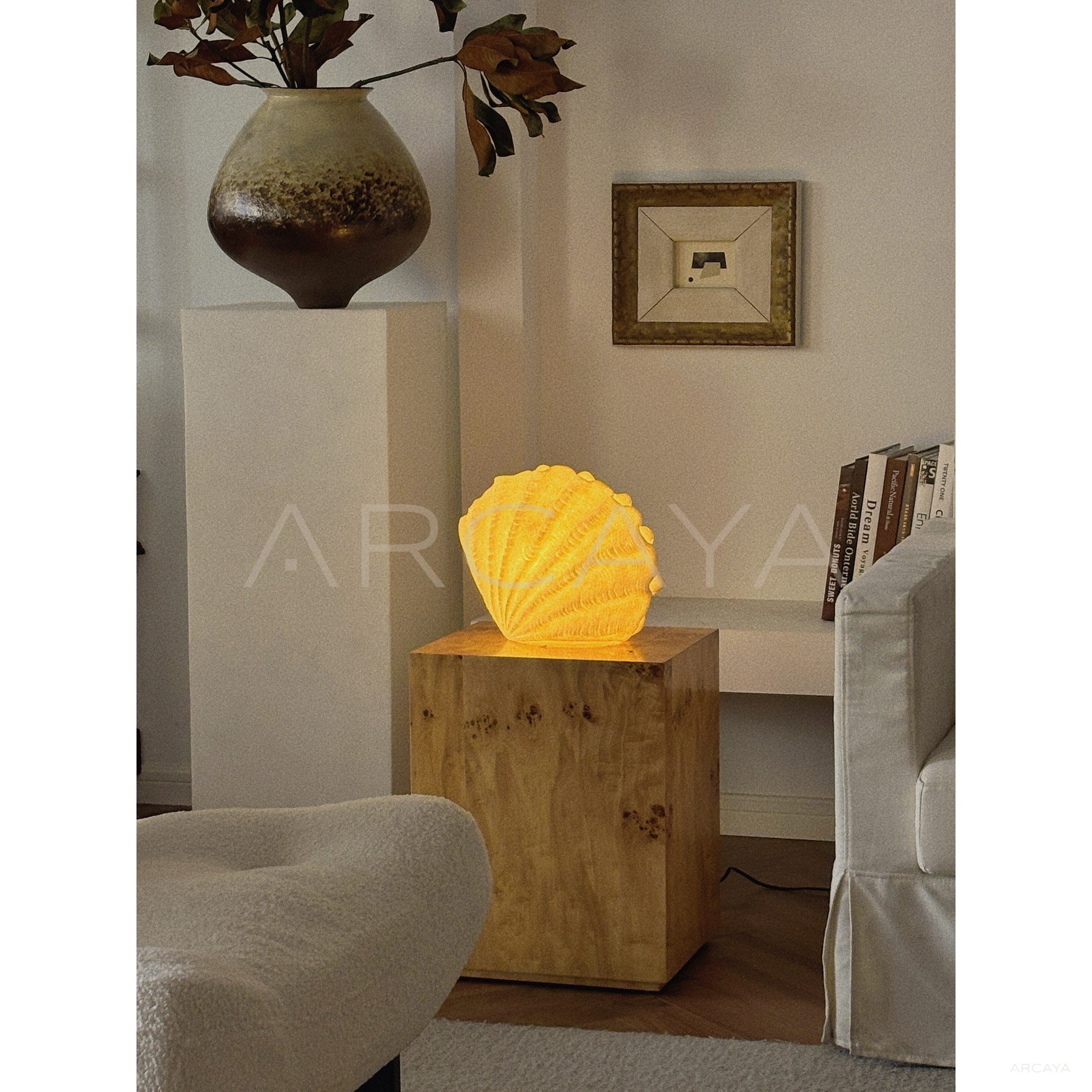 Glowing Shell Lamp — Table Lighting
