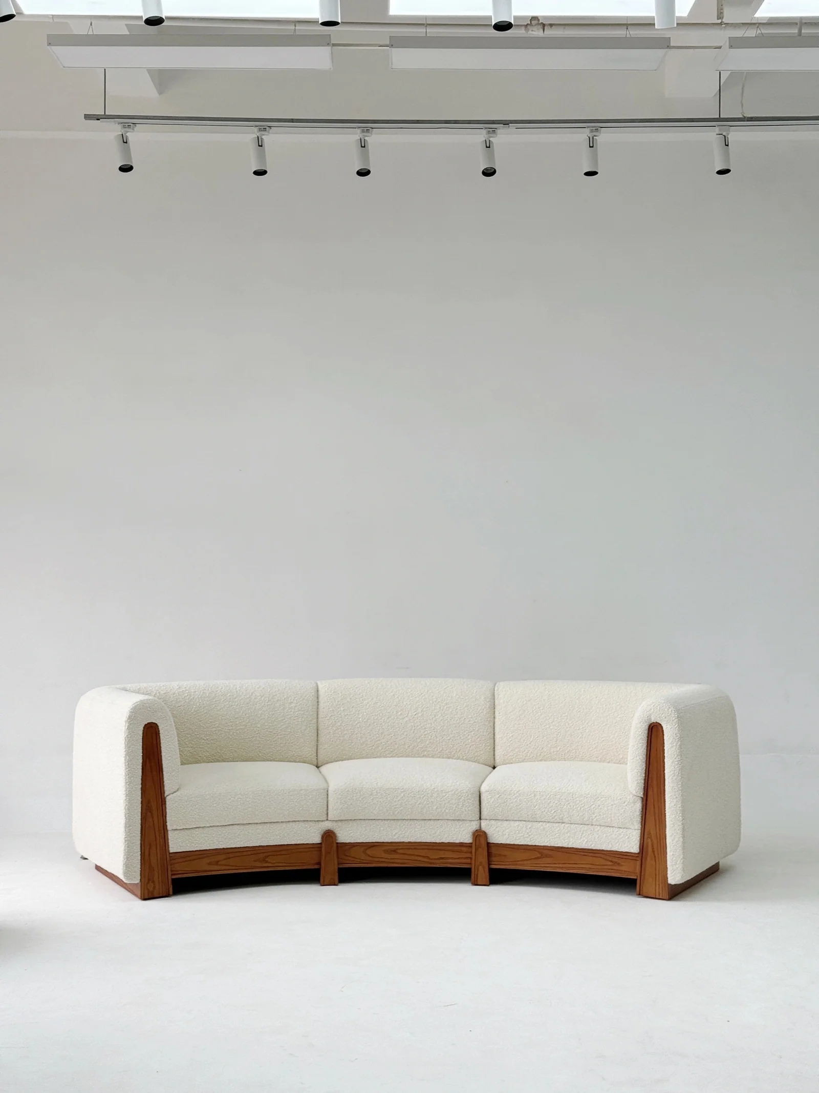 One silhouette. Your dimensions, comfort and finish.