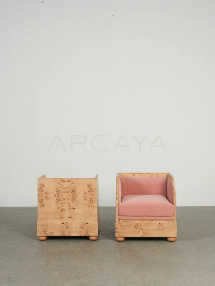 Dahlia Lake Sofa — interior view 09