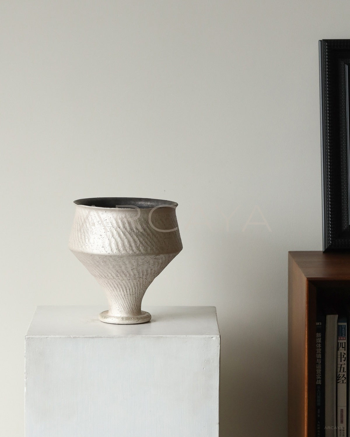 Dadan Silver Glaze Art Vase - scene