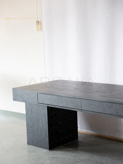 Haven Estate Dining Table - front view 05