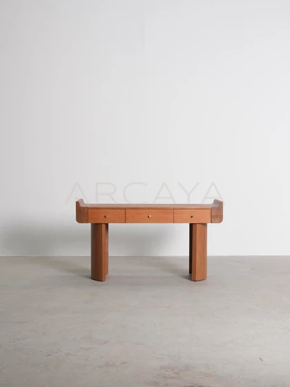 Dover Loft Desk — interior view 04