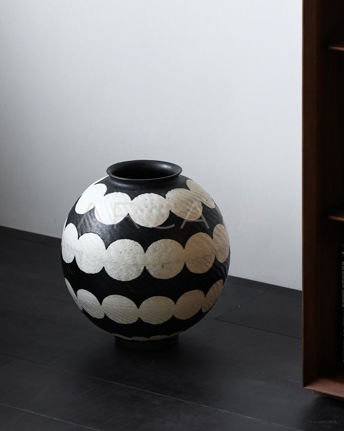 Dadan Hand Painted Large Ceramic Vase - scene