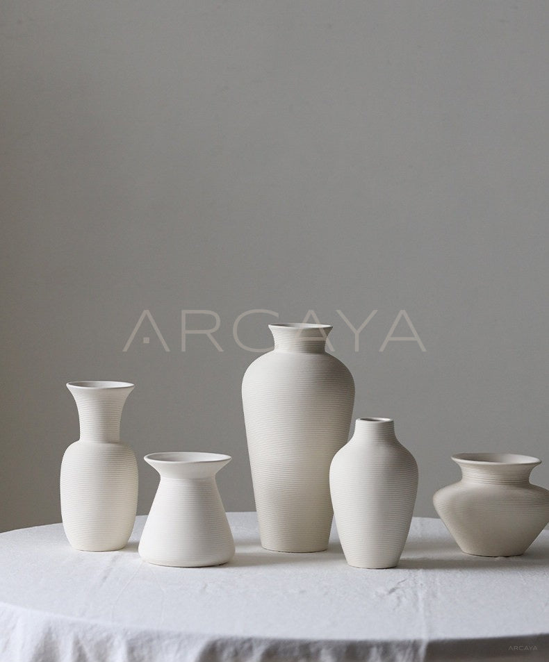 Chinese Mini Ceramic Jar Bud Vase - scene