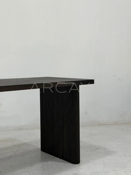 Ember Loft Desk — interior view 06