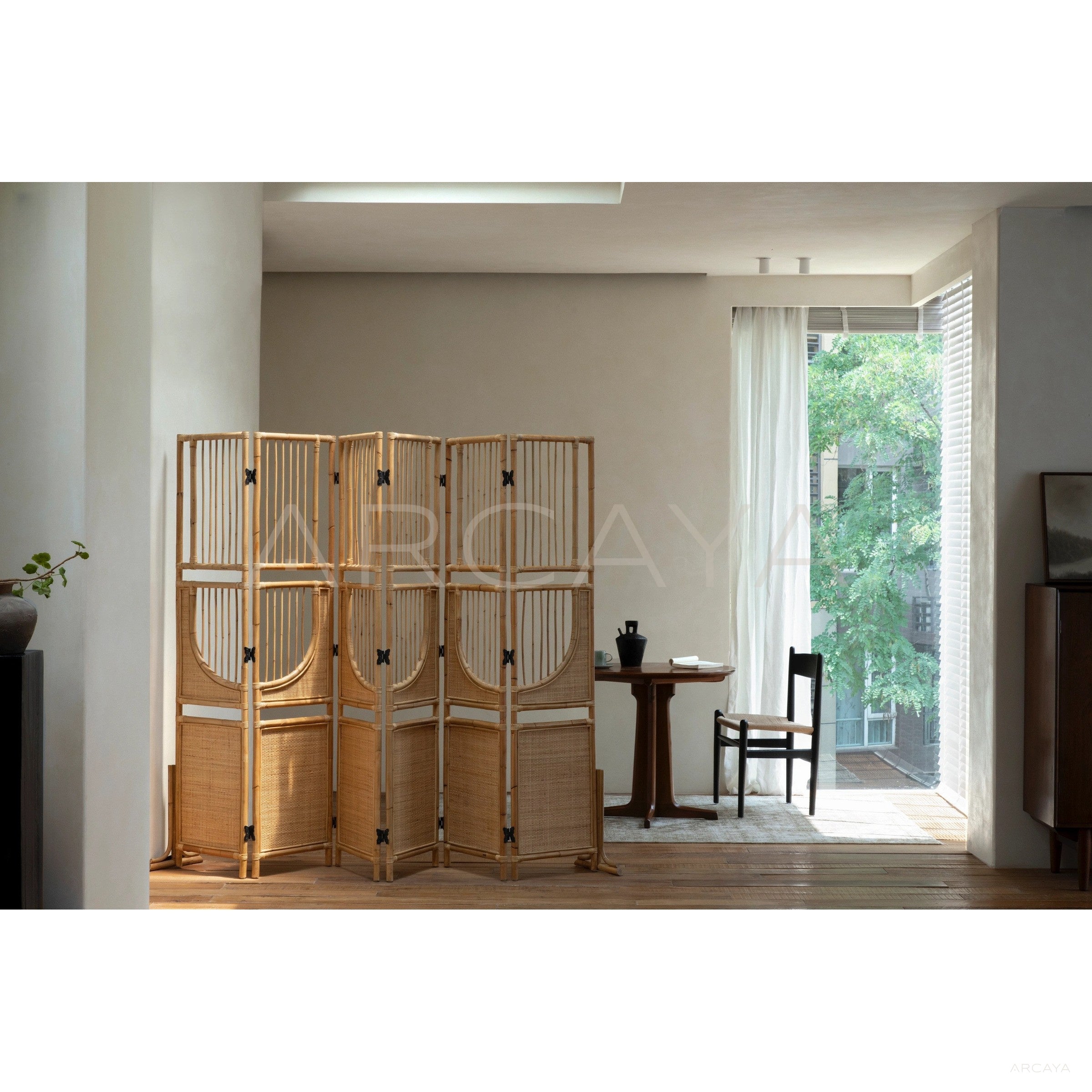 Long Summer Folding Screen - scene