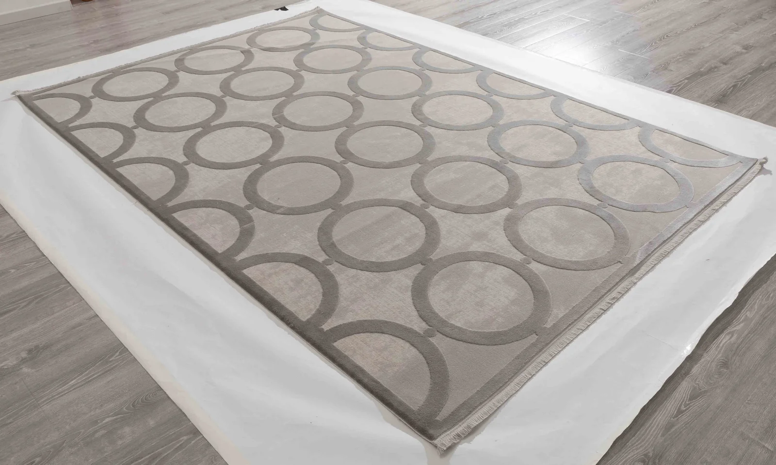 One silhouette. Your dimensions, comfort and finish.