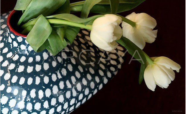 Dadan Geometric Diamond Ceramic Vase - scene
