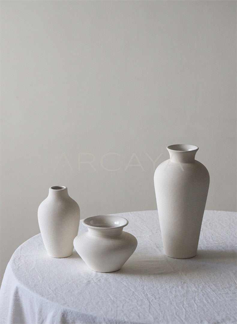 Chinese Mini Ceramic Jar Bud Vase - scene