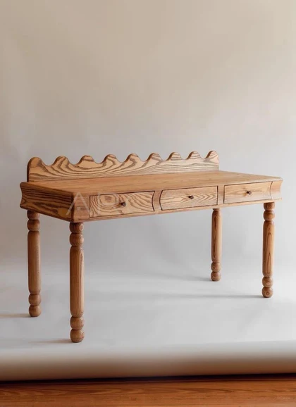 Elm Loft Desk — interior view 03