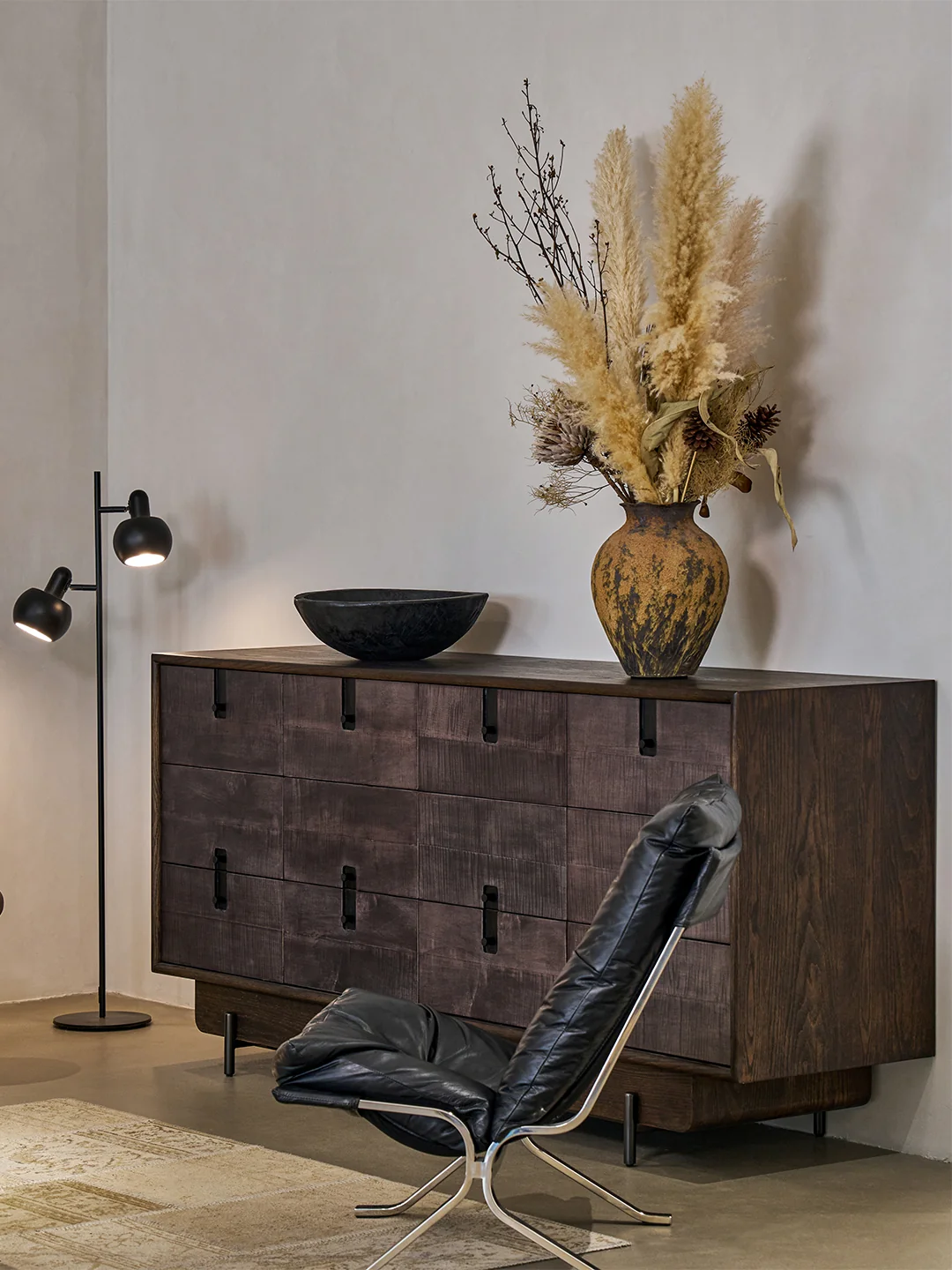 One silhouette. Your dimensions, comfort and finish.