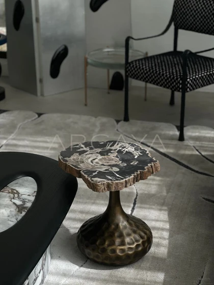 Pearl House Side Table — interior view 03