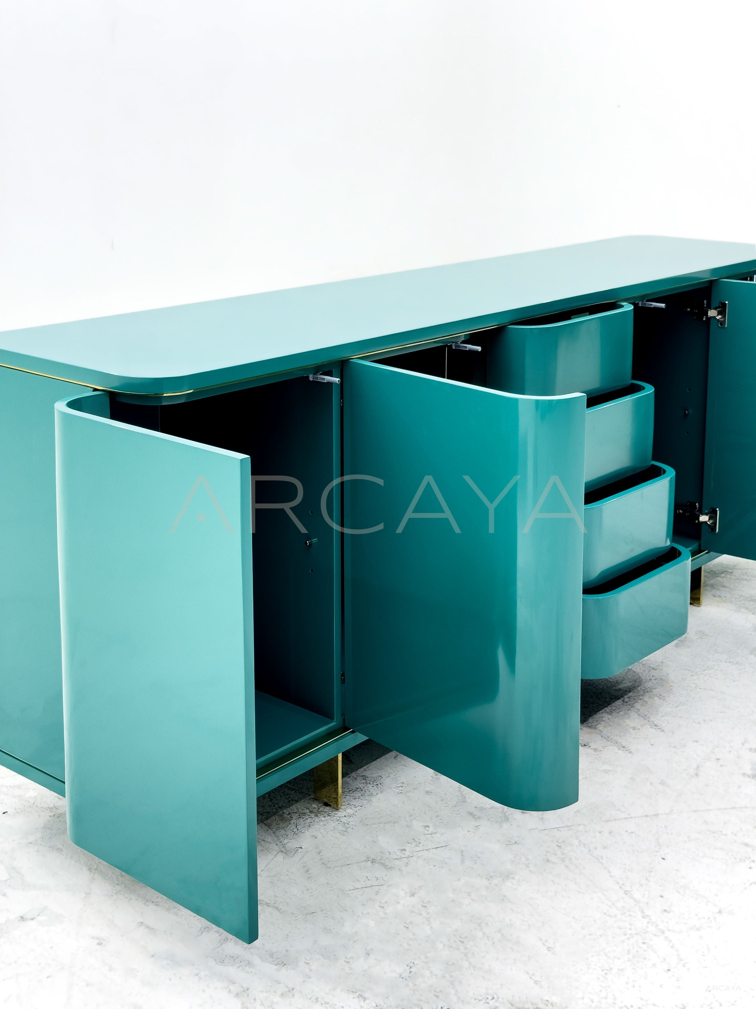 Curved Lacquered Storage Sideboard - detail