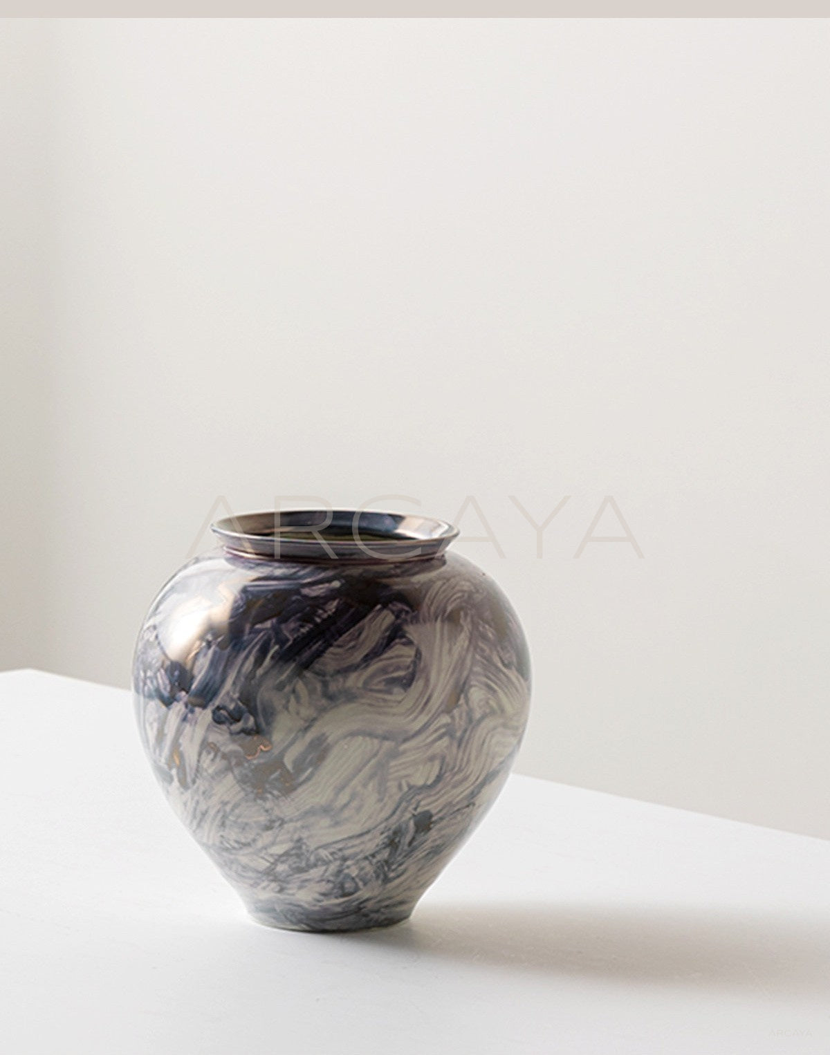 Twisted Glaze Blurred Ceramic Vase - scene