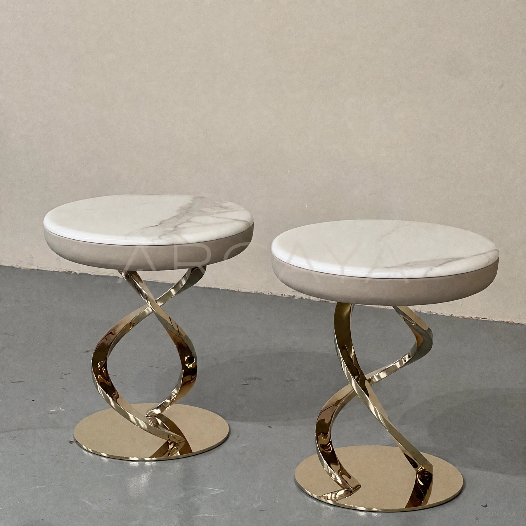 Aster Lake Side Table - product view 01