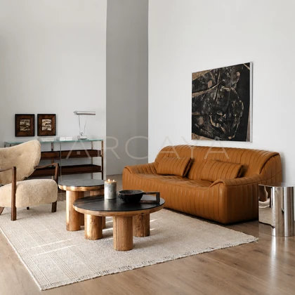 Della Vale Straight Sofa - product view 02