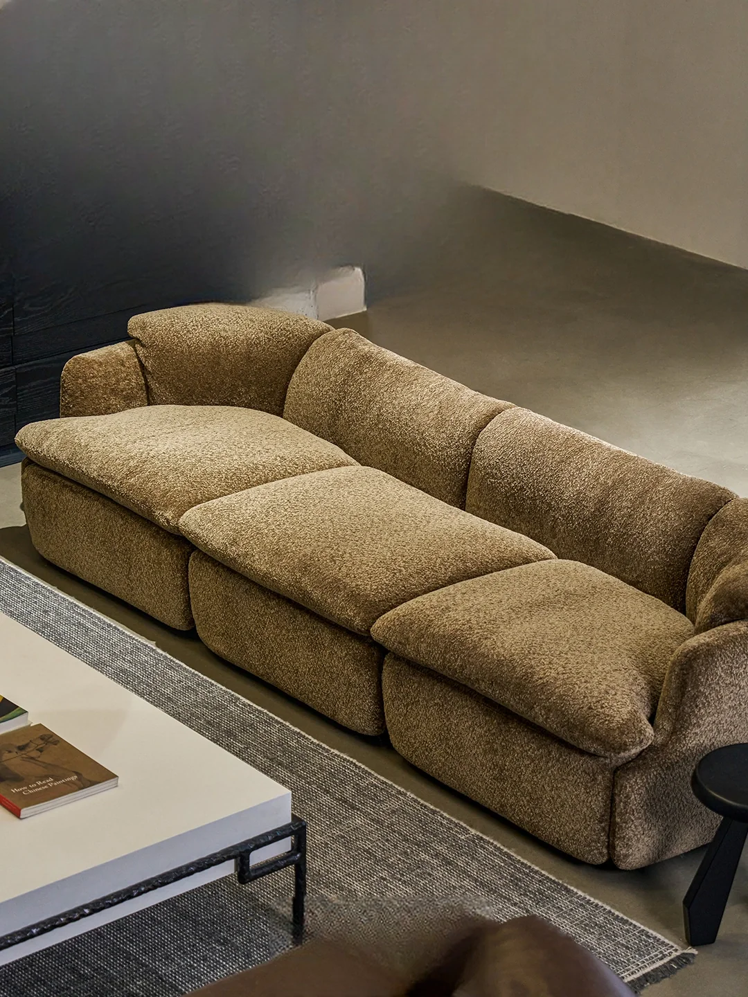 A00047 Sofa in a finished interior.