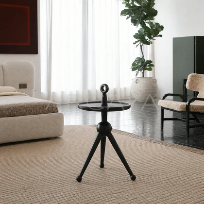 Della Lumi Side Table - front view 01